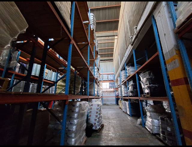 1,900M² WAREHOUSE TO LET IN HERIOTDALE